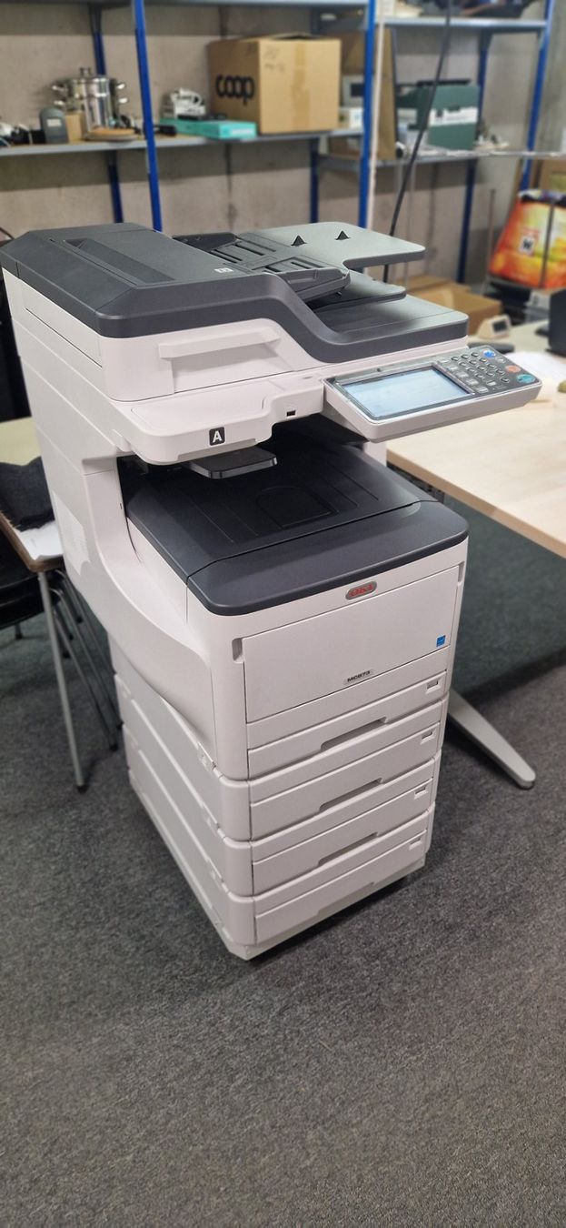 Oki Imprimantes: Multifunktionsprinter OKI MC873dnv MFP – D'occasion à Cham par Dave63