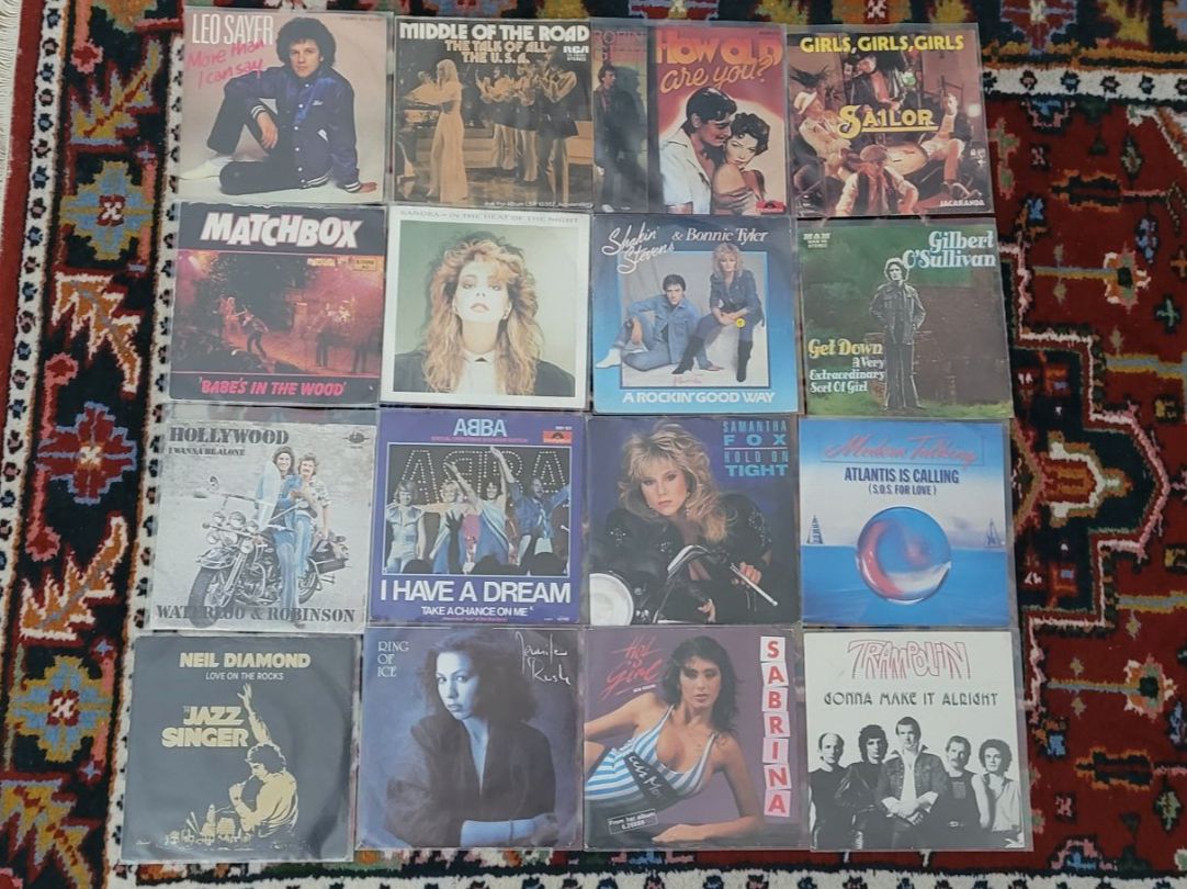 Vinyles: 16 45T Divers Pop – D'occasion à Martigny par MZ-67