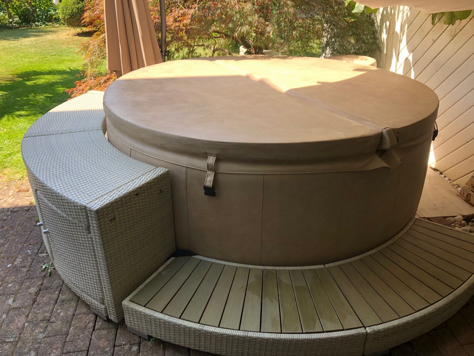 Softub Whirlpool: Softub Whirlpool – Gebraucht aus Reinach AG von