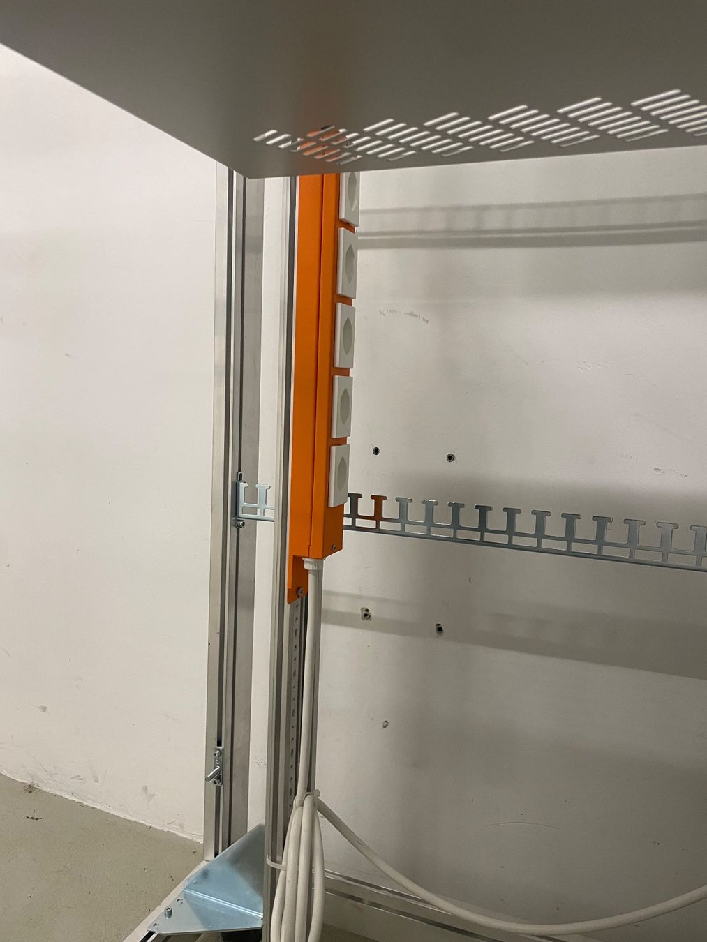 Racks & Cavalletti: Server Rack, Modular, offen, 79cm x 79cm x 202cm – Usato da Glis venduto da pstephan 3
