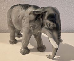 Galluba &Hofmann Porzellan Elefant. Mind. 95 Jahre alt!