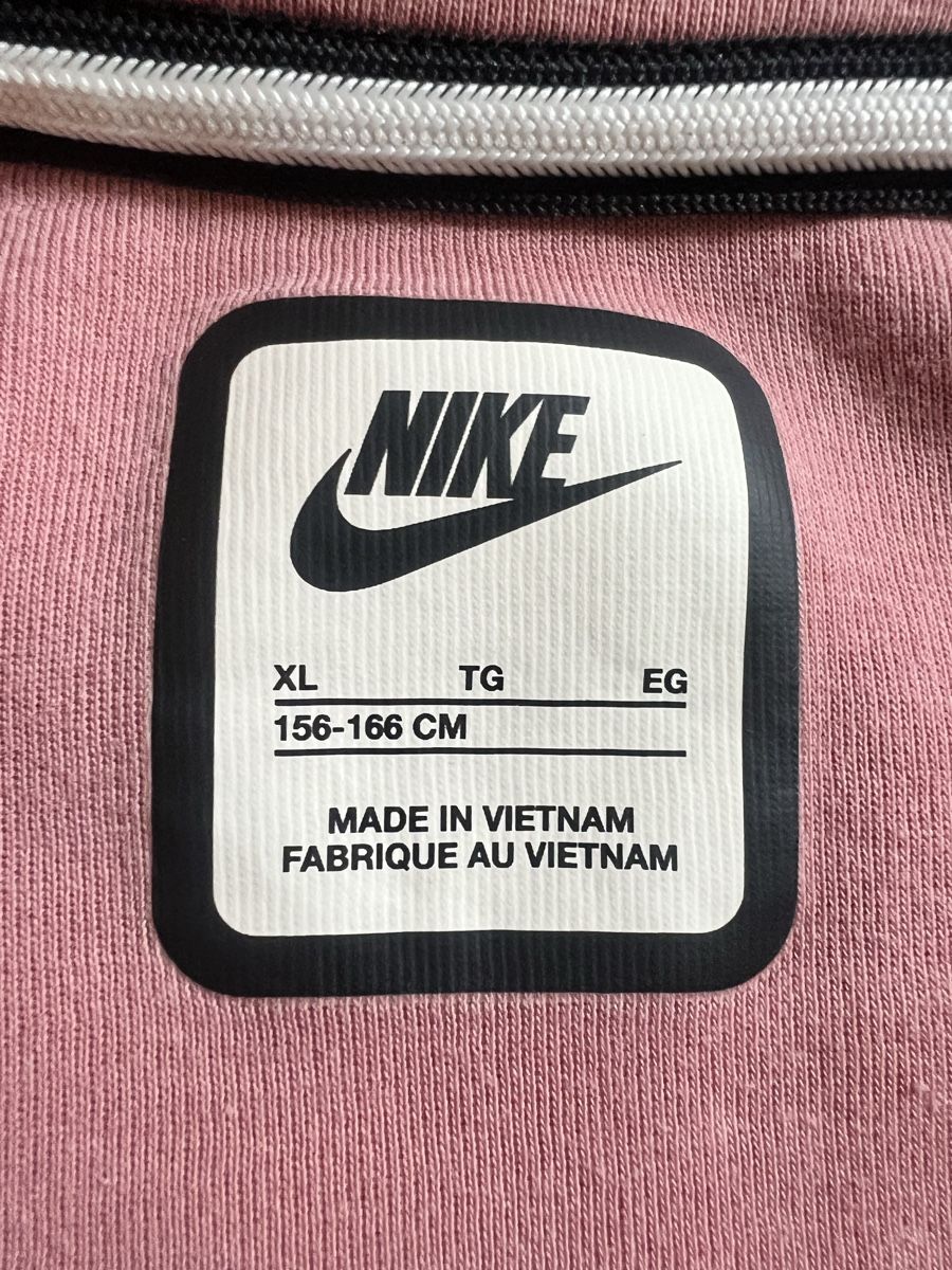 Nike Pulls & Sweat-shirts: Felpa Nike Tech 158-170cm – D'occasion à Bissone par val_crd9 1