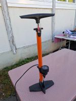 Fahrrad Standpumpe mit Manometer orange gebraucht