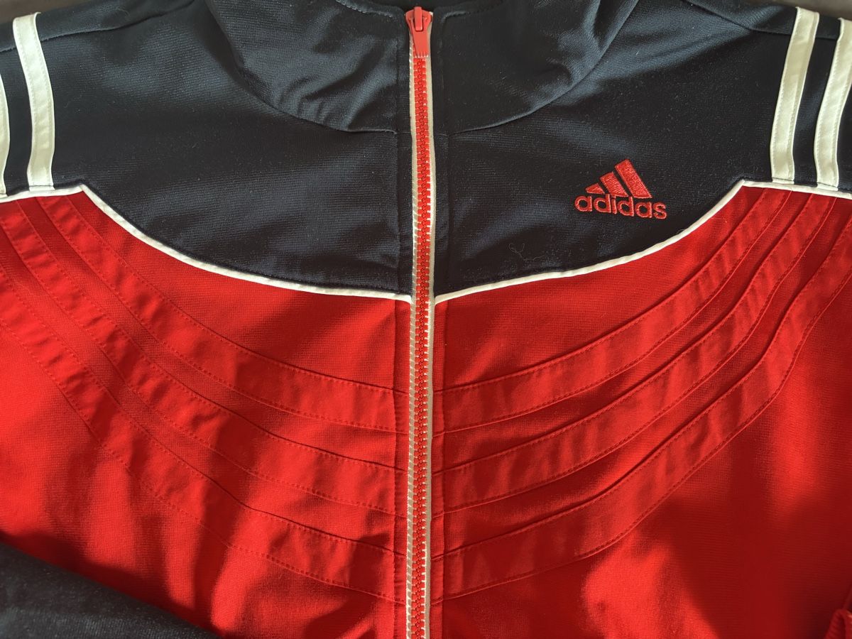 Adidas Jacken: Adidas jacket – Gebraucht aus Avry-devant-Pont von Odilee 1