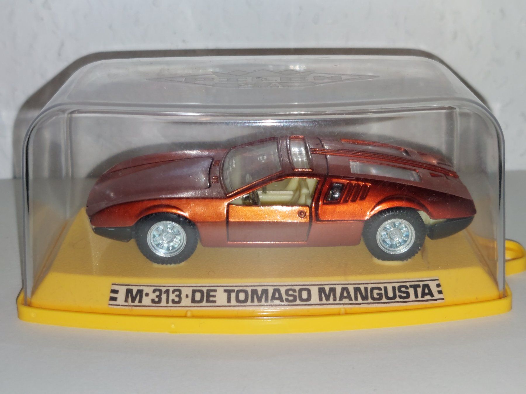 De Tomaso Modellautos: De Tomaso Mangusta 1:43 Pilen – Gebraucht aus Diegten von isetta590