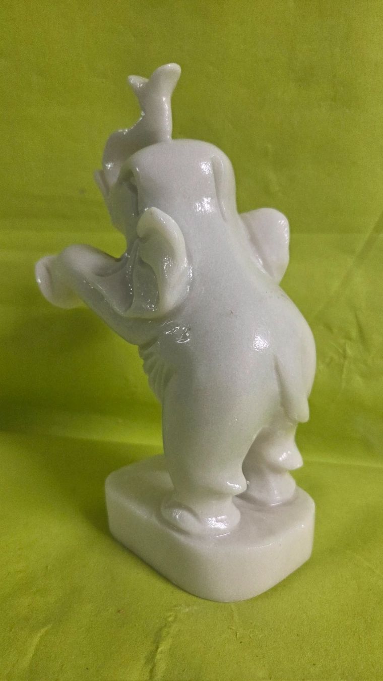Sculture & Statue: Schöner Elefant aus Marmor 20cm – Nuovo (secondo la descrizione) da Roggliswil venduto da Mabelco 2