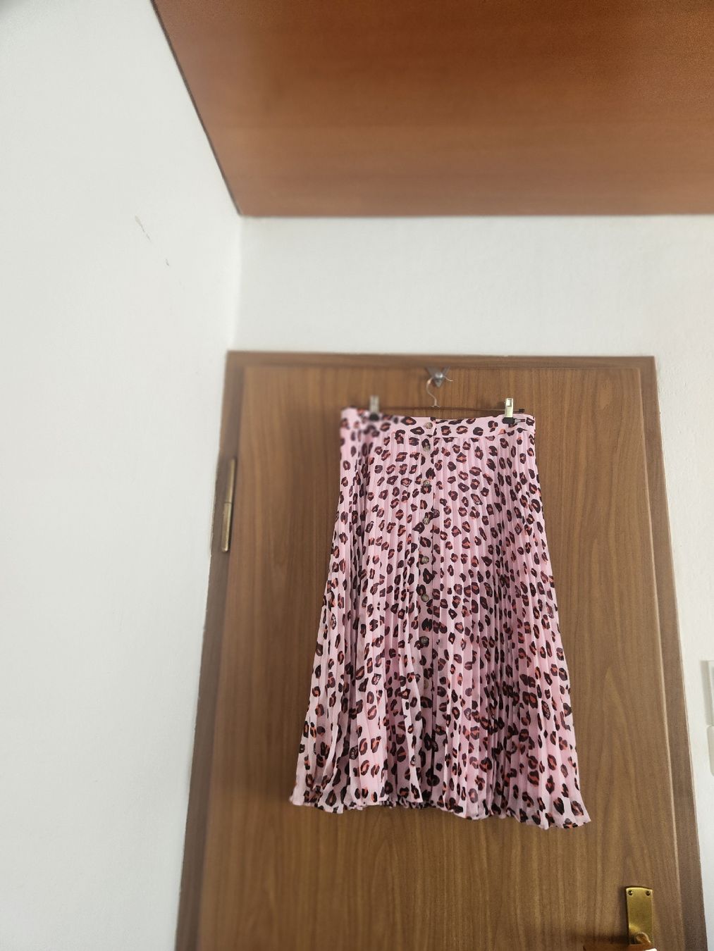 Tommy Hilfiger Gonne: Jupe plissée Tommy Jeans rose léopard taille XL – Usato da Niedergösgen venduto da Eva2410 1