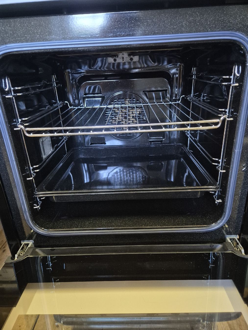 V-Zug Cucine: V-Zug Combair  Herd V600 – Usato da Oberägeri venduto da Kenwood4 1