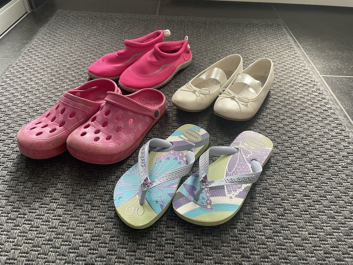 Schuhe für Mädchen: Spmmer-Schuhpaket Grösse 33 – Gebraucht aus Wegenstetten von Marcus2222