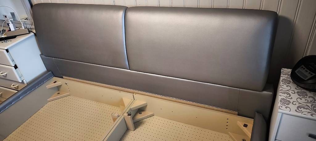 Lits: Bett 180×200 – D'occasion à Gams par MissTraveller 2