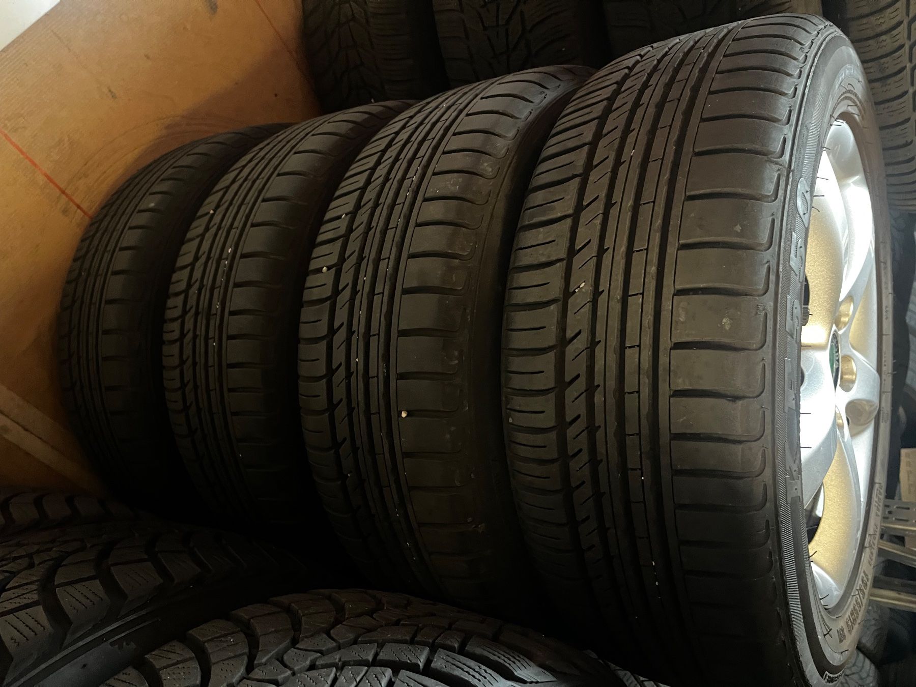 Pneumatici & Ruote complete: Skoda Fabia Sommerrad 6mmProfil 5x15 et43 195/55 15 – Usato da Lostorf venduto da manta07 3