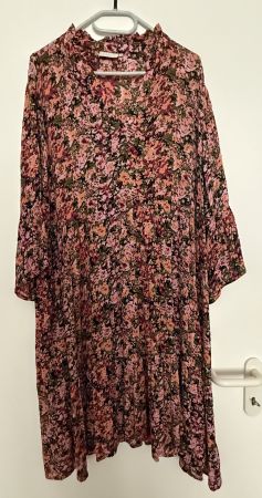 Kleid KAFFE Curve geblümt Grösse 46 guter Zustand