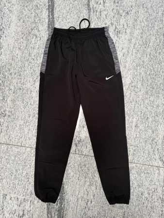 NIKE Sporthose schwarz, Grösse S, NEU