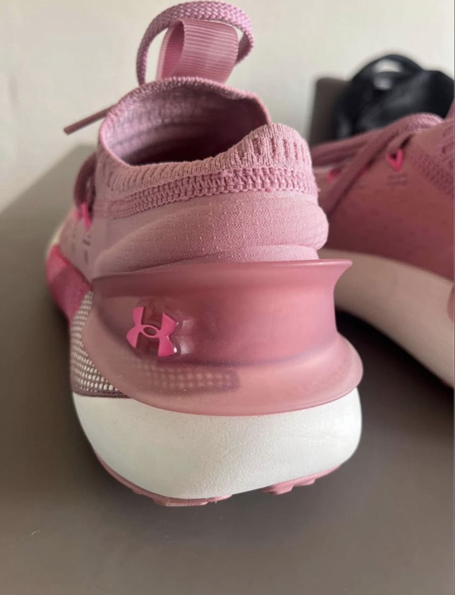 Scarpe da donna: Under Armour running shoes 37  – Usato da Hombrechtikon venduto da boa_8kth 2