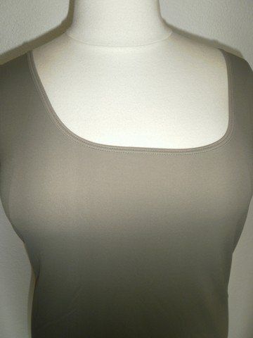 Top: Top khaki T. M – Nuovo (secondo la descrizione) da Marin-Epagnier venduto da Madja 1