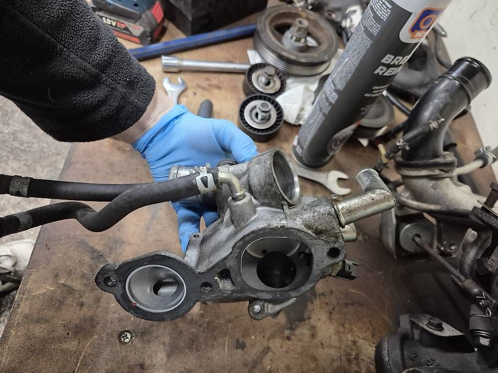 Tutti pezzi di ricambio auto: Mitsubishi Evo 10 Thermostat – Usato da Döttingen venduto da alfisti124 1