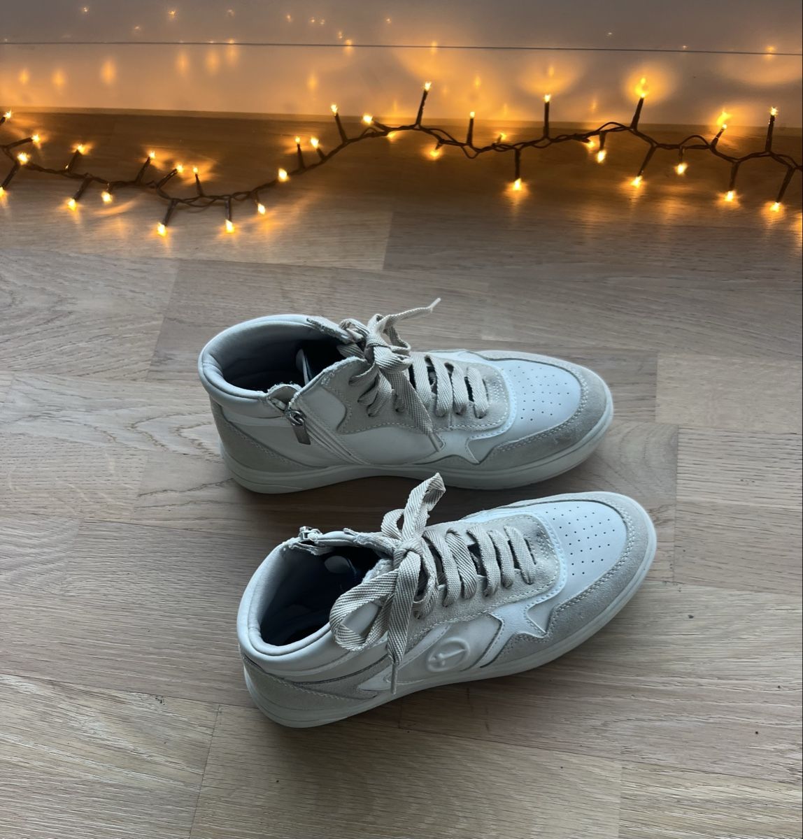 Scarpe da donna: Stylische Sneaker Tamaris, Gr. 38, Leder – Usato da Winkel venduto da lestelle 2