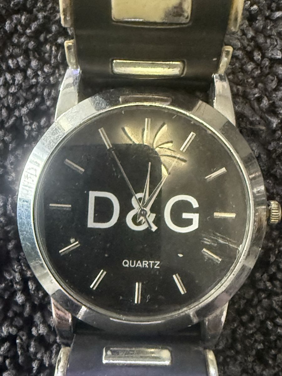 Dolce & Gabbana Uhren: Dolce&Gabbana Uhr Schwarz/Silber – Gebraucht aus Oberentfelden von rarea 1