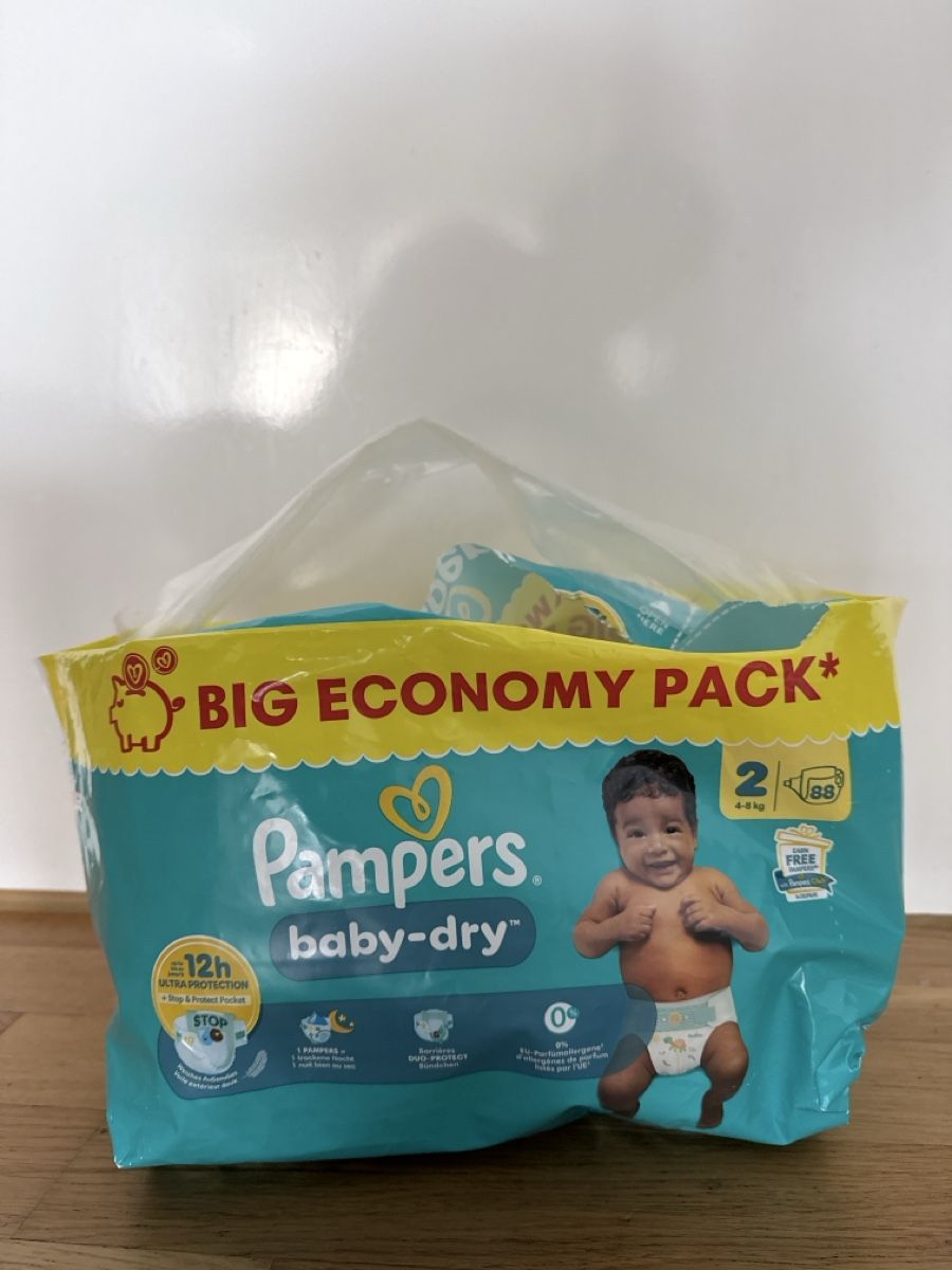 Pampers Bacs à couches & couches: Pampers Grösse 2  – Neuf (Voir description) à Buchs ZH par janv__