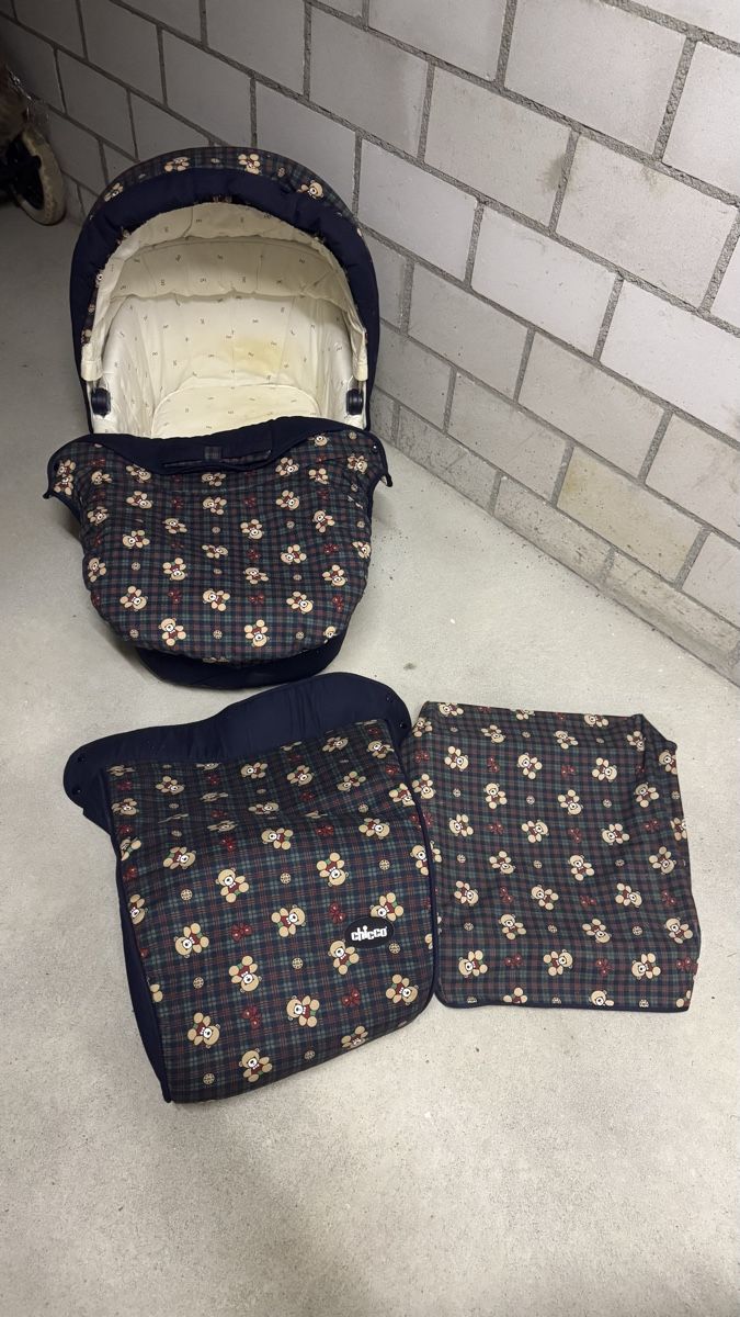 Chicco Carrozzine: Chicco Kinderwagen mit Zubehoer Used – Usato da Winterthur venduto da Kevin.Prandini 1