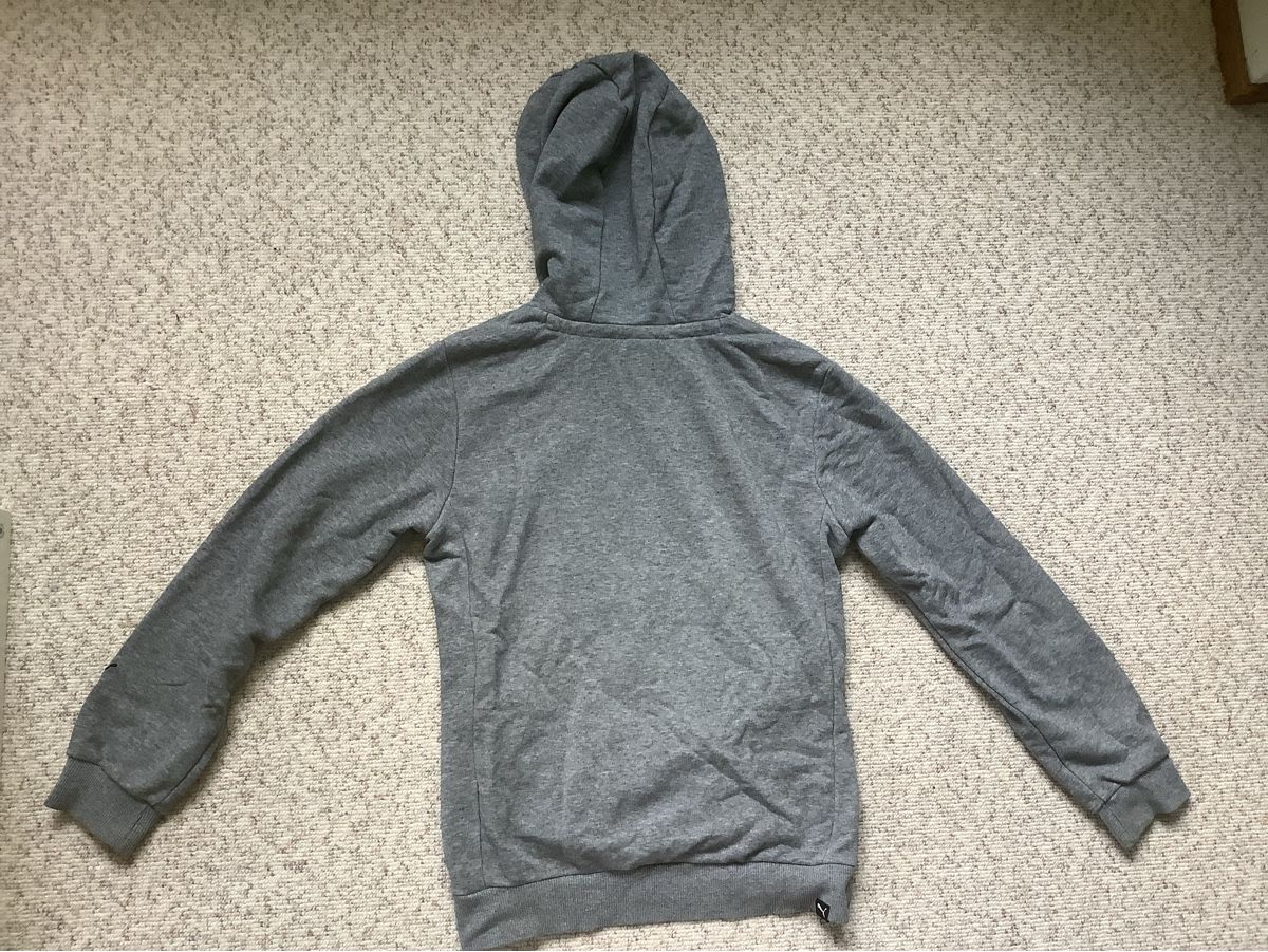 Puma Pullover & Sweatshirts: Puma Kapuzenpullover grau Grösse 152 – Gebraucht aus Thun von Skipper 5
