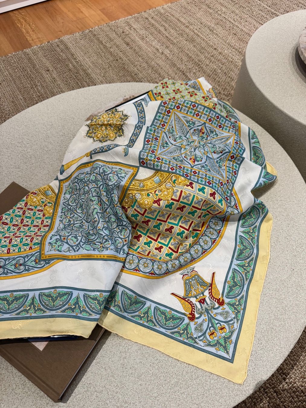 Hermès Foulard & Sciarpe: HERMES TUCH SEIDE 90, CIEL – Usato da Schwyz venduto da bofb