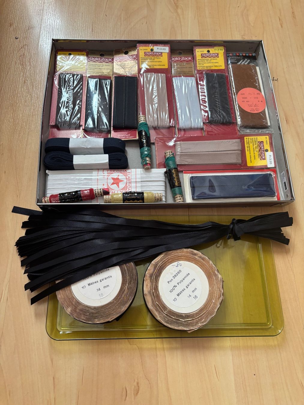 Tessuti: Assortiment de talonnières, rubans et élastiques – Nuovo e nell'imballaggio originale da Aigle venduto da Barbiette