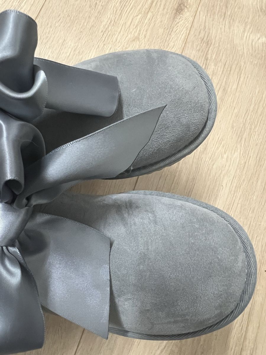 Ugg Chaussures femmes: UGG Gita Bow Mini Boots 37 – Neuf (Voir description) à Oetwil am See par leu_w8pb 2