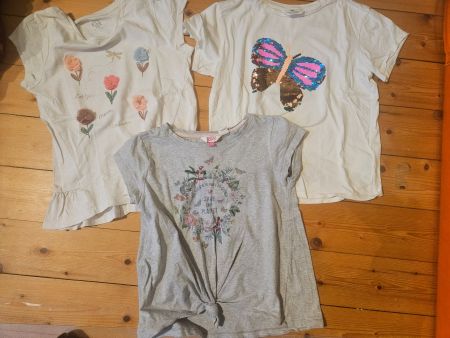 3 T-Shirt 128/134, C & A,  H & M und Migros Bio