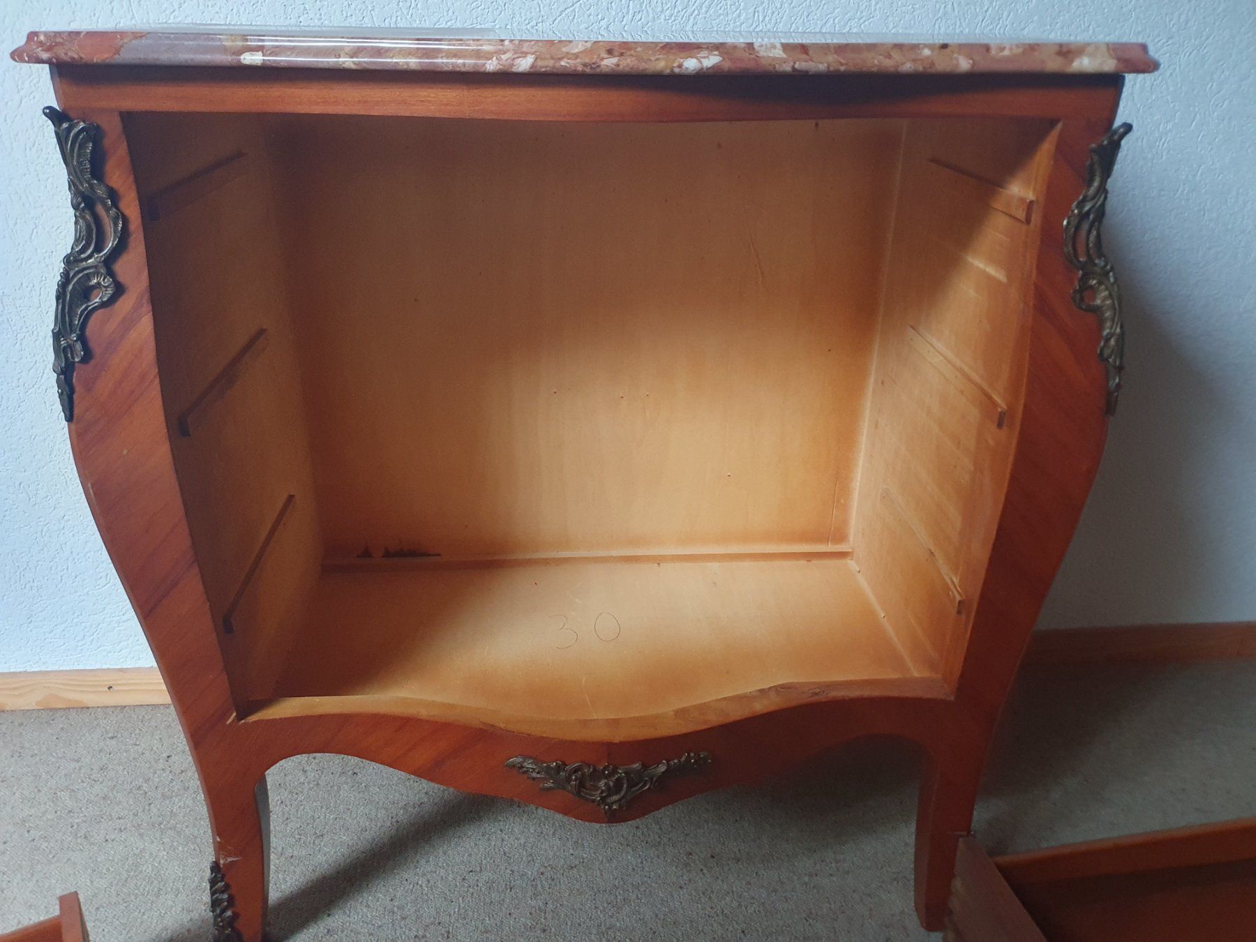 Kommoden: Commode style Louis XV avec plateau en marbre – Gebraucht aus Tramelan von lolopat 5
