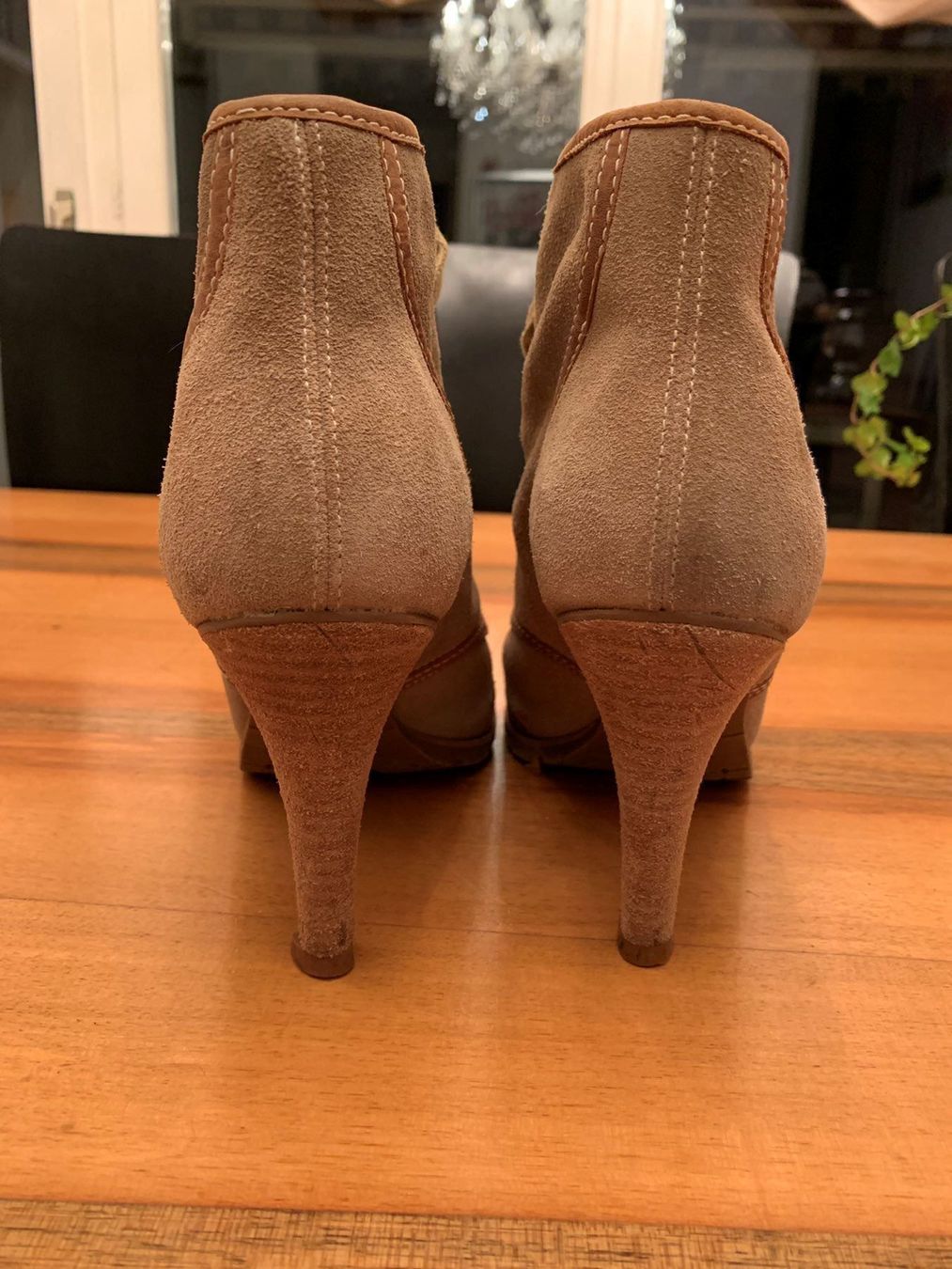 Scarpe da donna: Stiefeletten Leder Braun Grösse 39 – Usato da Rafz venduto da GeschenkeShop 2