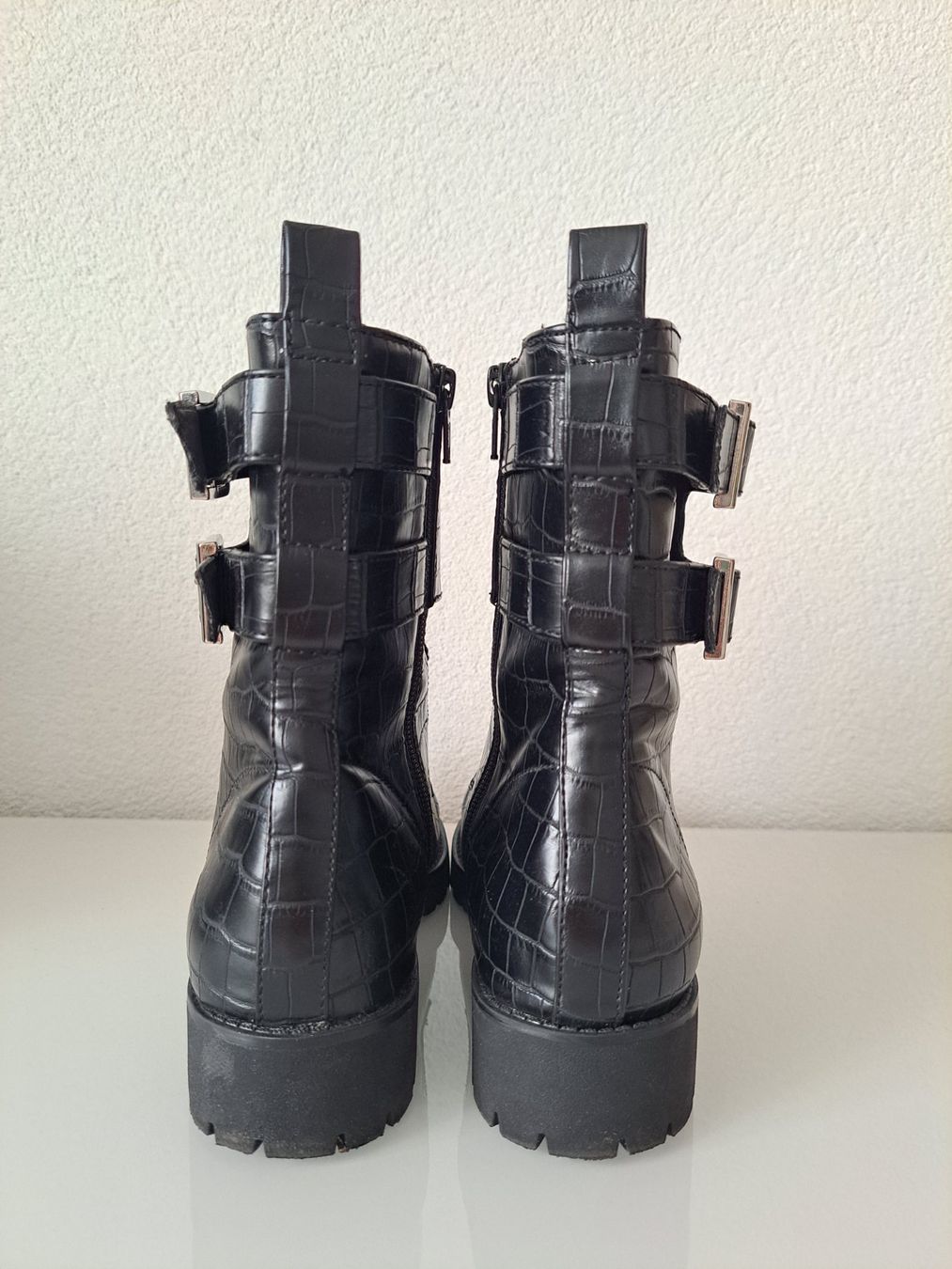 H&M Scarpe da donna: Schöne schwarze Stiefel in Grösse 40 – Usato da Büren SO venduto da kim_yc8x 4