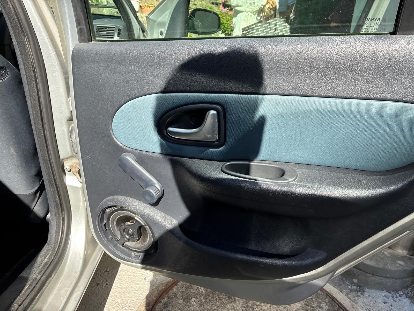 Renault Autos: Renault Clio 1.4 16V – Gebraucht aus Uznach von ItsL3FloPvP 8