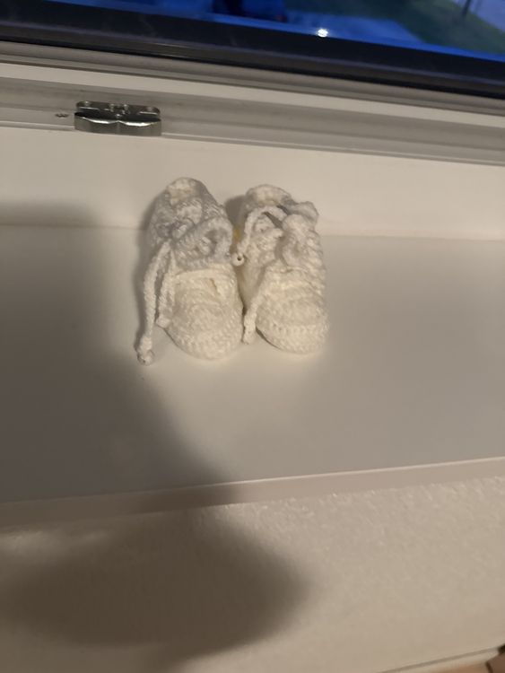 Schuhe für Jungen: Handgestrickte, weiche Baby Schuhe, ungetragen, Grösse 15 – Neu und originalverpackt aus Schaffhausen von Sems03 1