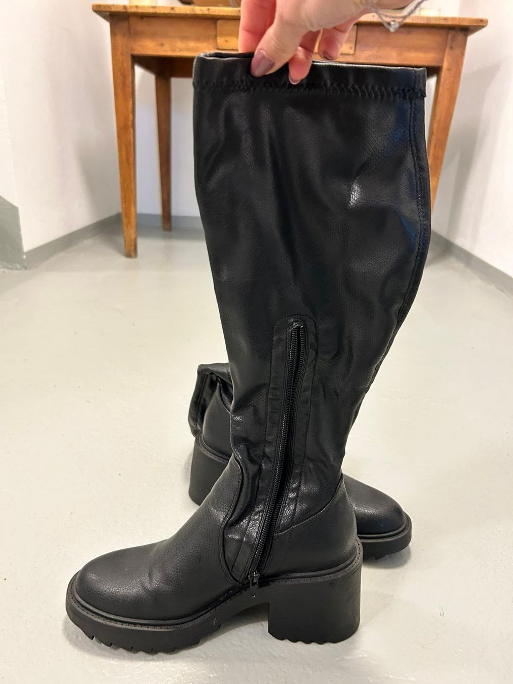 Scarpe da donna: SCHUHE HOHE STIEFEL – Nuovo (secondo la descrizione) da Sorengo venduto da julius_96