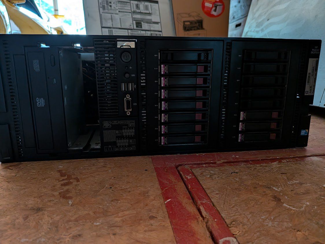 Hewlett Packard Server: HP Proliant DL370 G6 Server – Usato da Bottmingen venduto da CH.illig