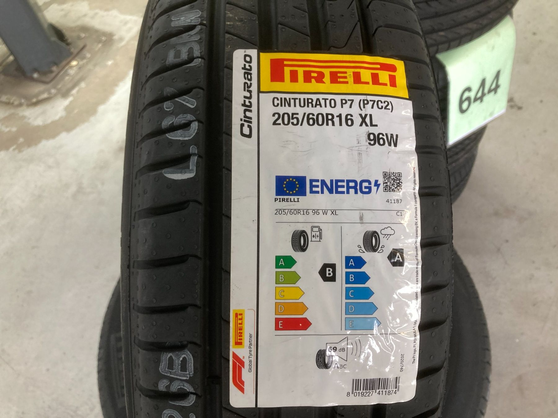 Pirelli Pneus & Kompletträder: 205/60R16 Sommerpneu Pirelli – Neu und originalverpackt aus Cham von WB2223 7