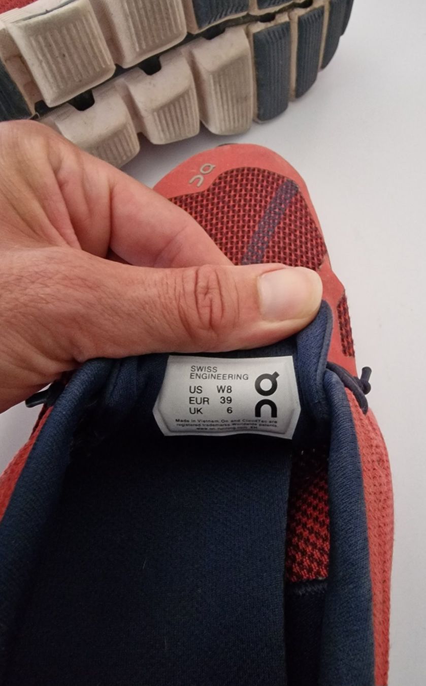 On Chaussures femmes: On-Schuhe – D'occasion à Aarau Rohr par Ricardo09 5