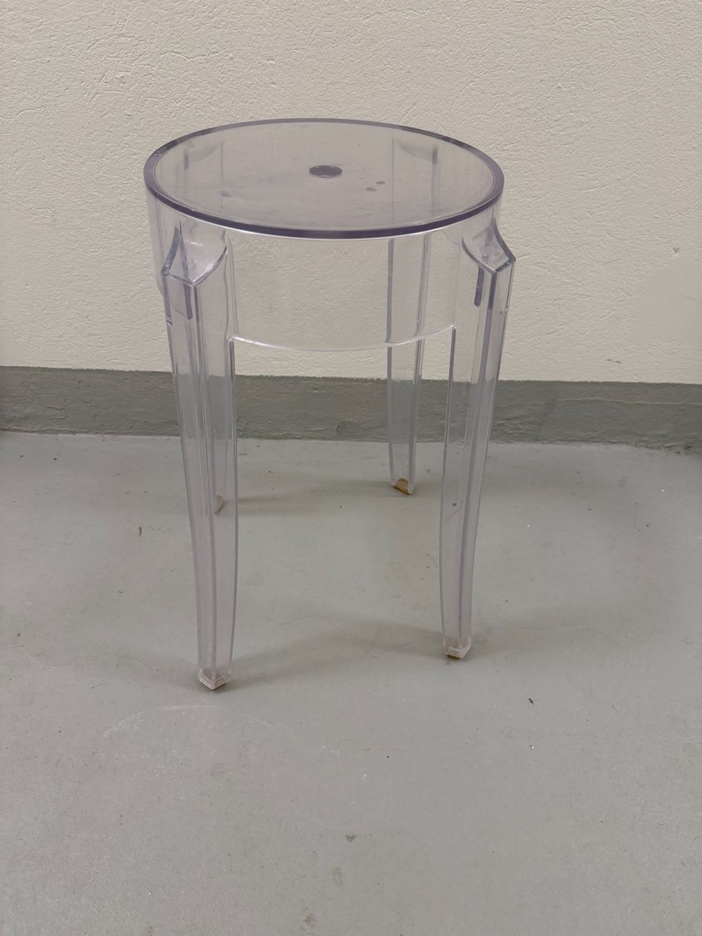 Kartell Sgabelli: Tabouret Kartell - Charles Ghost - Philippe Starck – Usato da Morges venduto da acm_lg5s