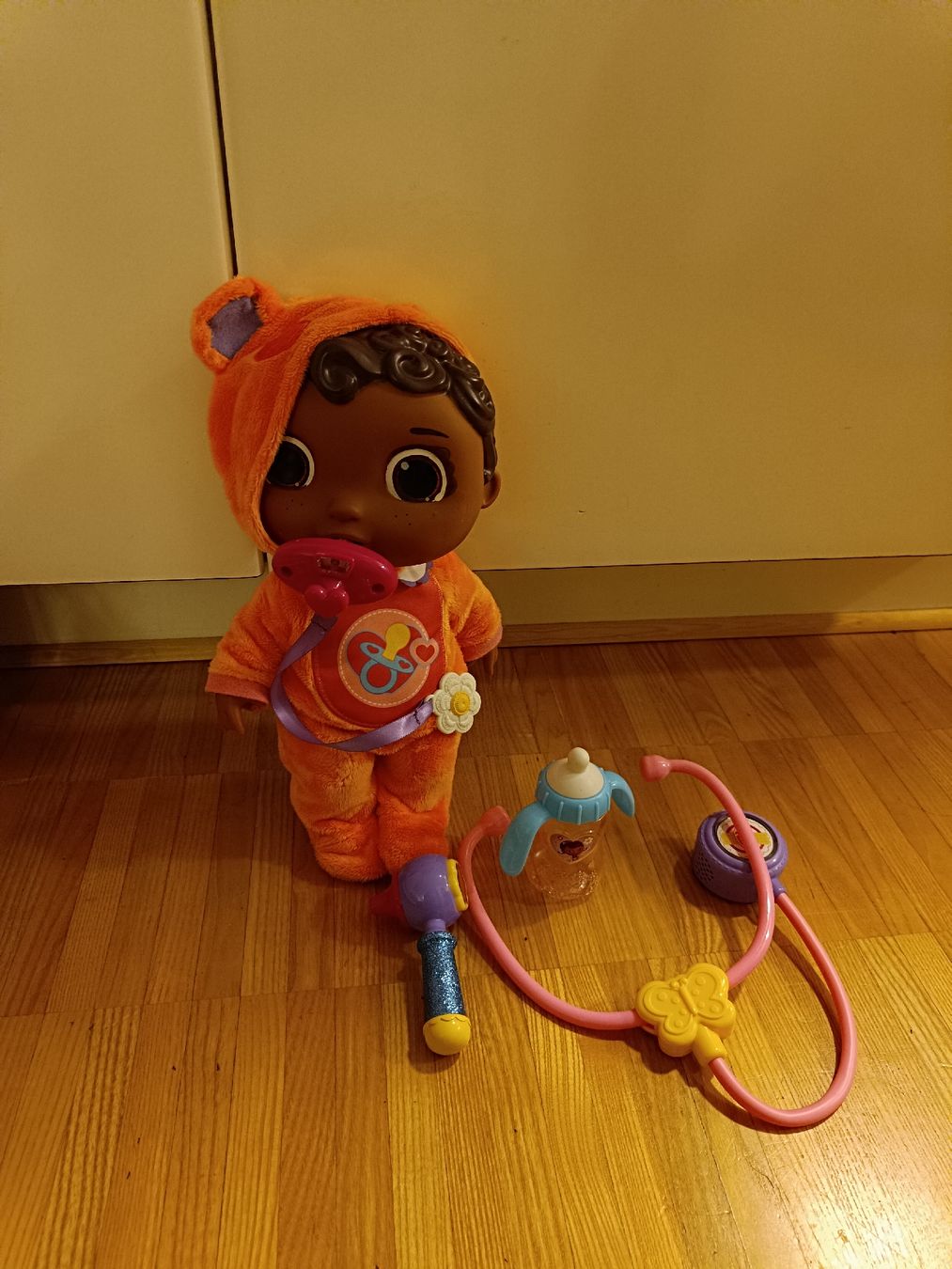 Bambole: Doc McStuffins Puppe mit Zubehör – Usato da Einsiedeln venduto da Pure-Pleazure