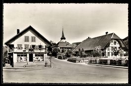 Foto-AK Kerzers, Platz mit Bäckerei G. Tscachtli