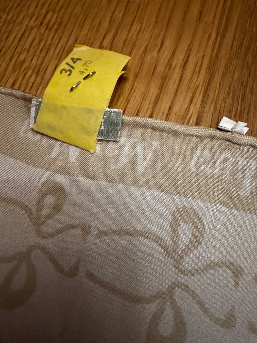 Max Mara Foulard & Sciarpe: MAX MARA Seidentuch Schal Monogramm Geschenk Seide – Usato da Faulensee venduto da Liebes_Kind_2019 3