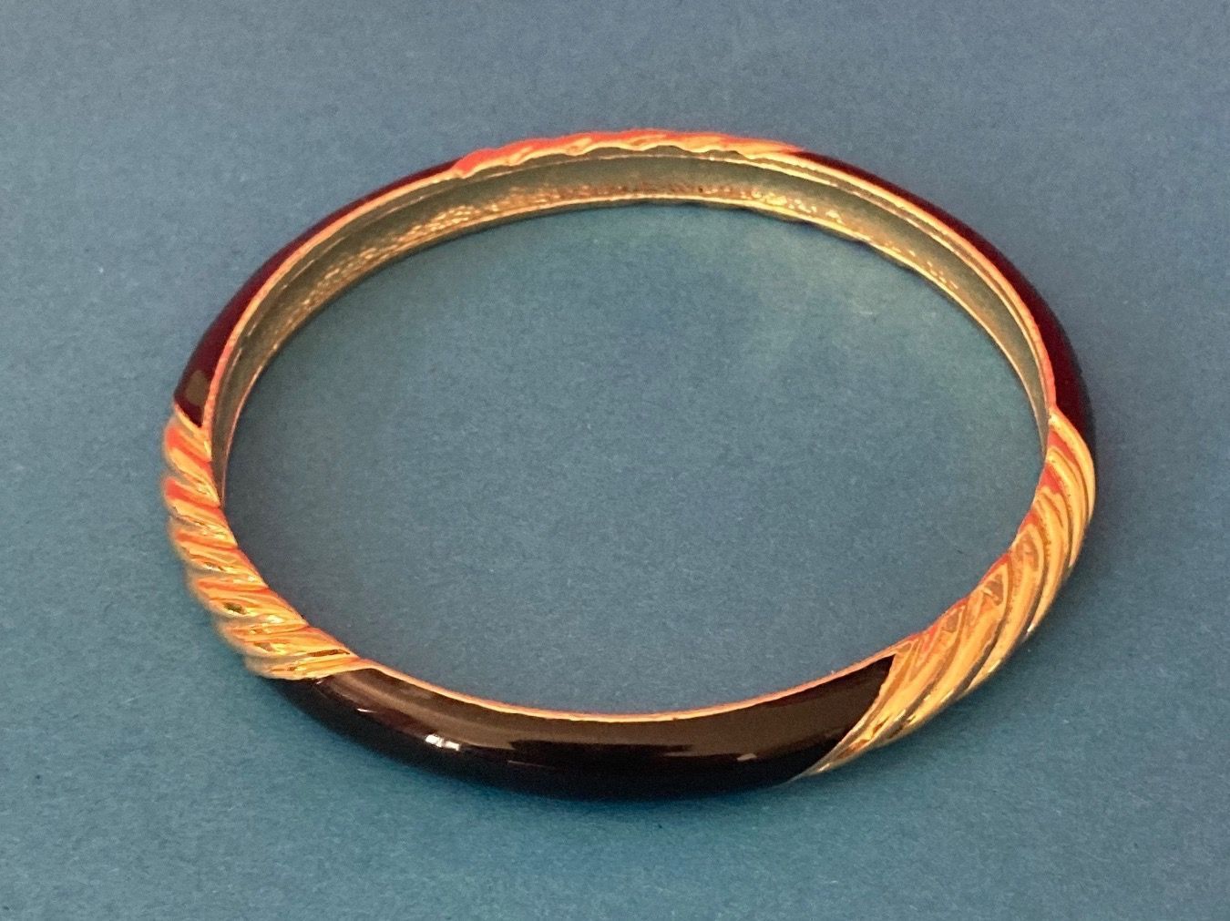 Bracciali & Braccialetti: Armband Vergoldet & Schwarz – Usato da Laufen venduto da Trendmarket 1