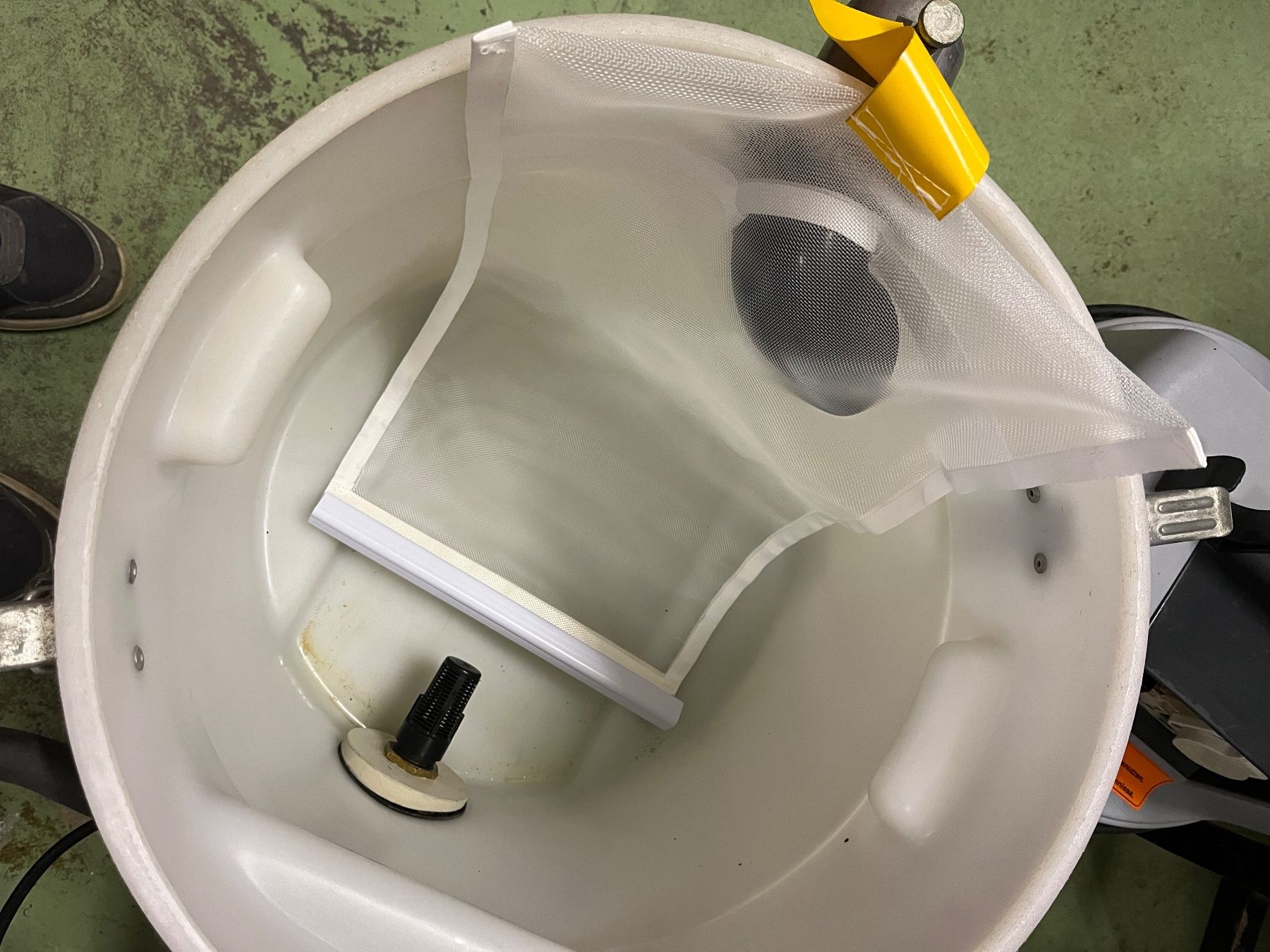 Nilfisk Staubsauger & Zubehör: Wassersauger / Pumpensauger Nilfisk UZ878 B – Neu (gemäss Beschreibung) aus Ruettenen von Cleanway 5
