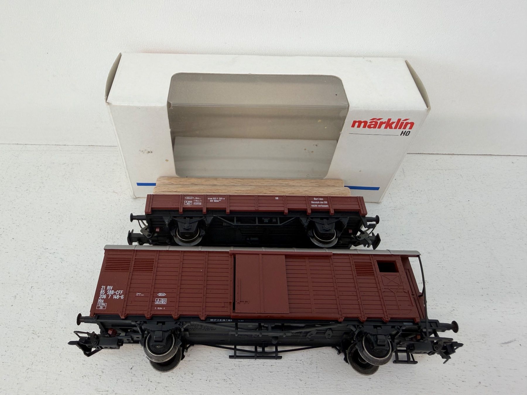 Märklin Trains électriques: Märklin 4423 +  4698 Güterwagen 2er Set der DB – D'occasion à Büsserach par ModellbahnDepot