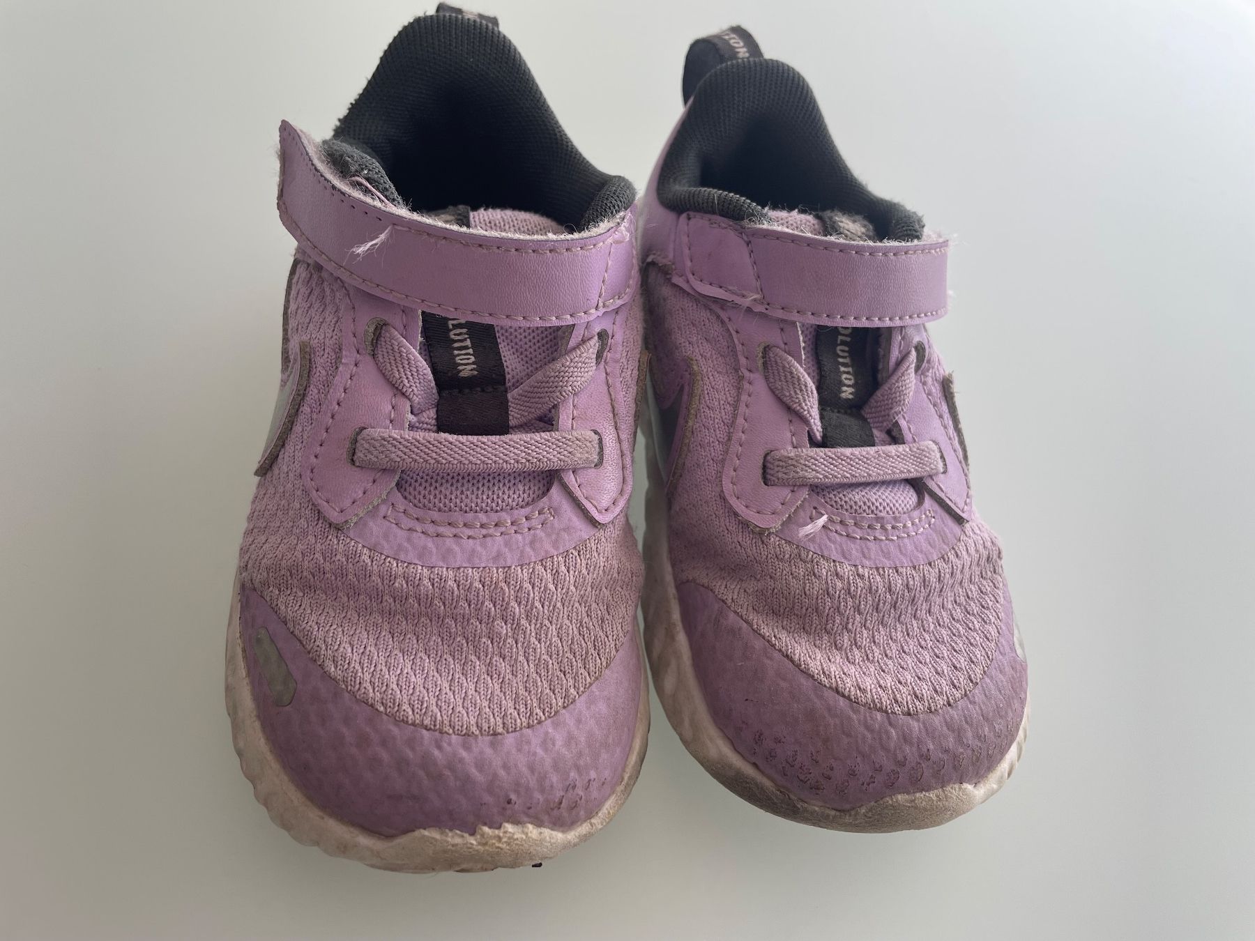 Nike Schuhe für Jungen: Nike Turnschuhe, Gr. 23,5 – Gebraucht aus Lohn-Ammannsegg von LaCoLiNe 1