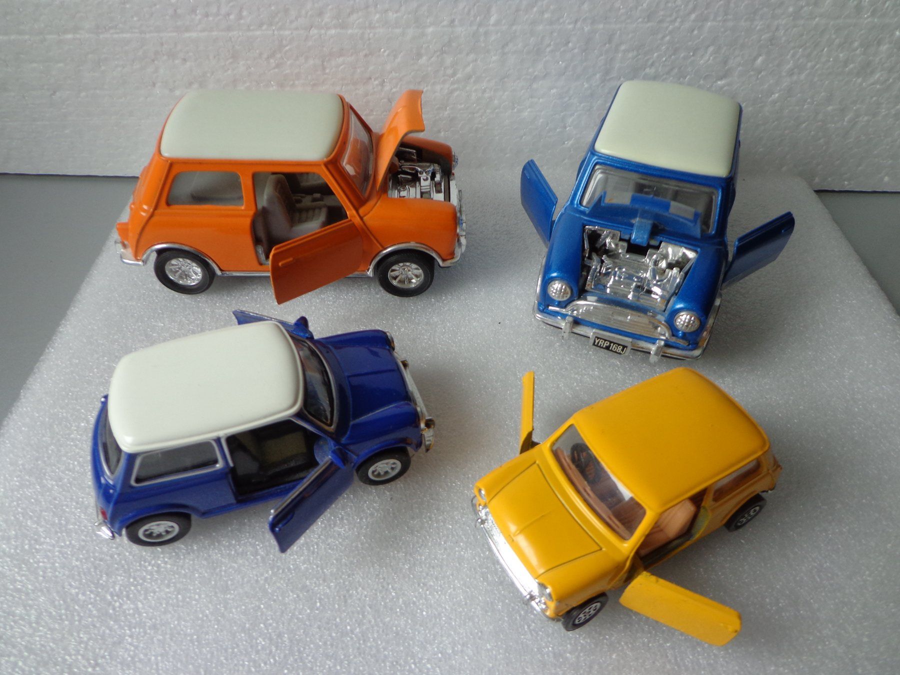 Modellini d'auto: Mini 850/1000 alte Form, Lot – Nuovo (secondo la descrizione) da Hinterkappelen venduto da Roku5 6