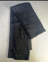 Écharpe noire en tissu de bonne qualité