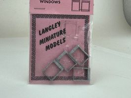 GB2- Langley Stein Fensterrahmen  Weissmetall Bausatz