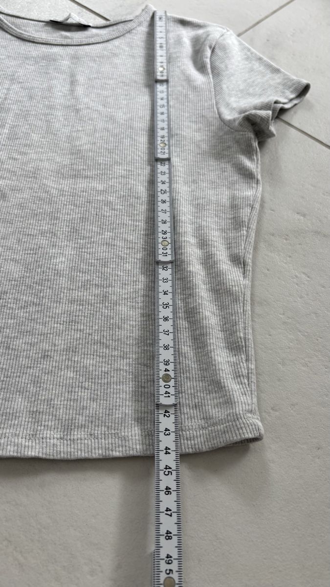 Bershka Top: Graues Bershka T-Shirt M – Usato da Seengen venduto da sa_land 4